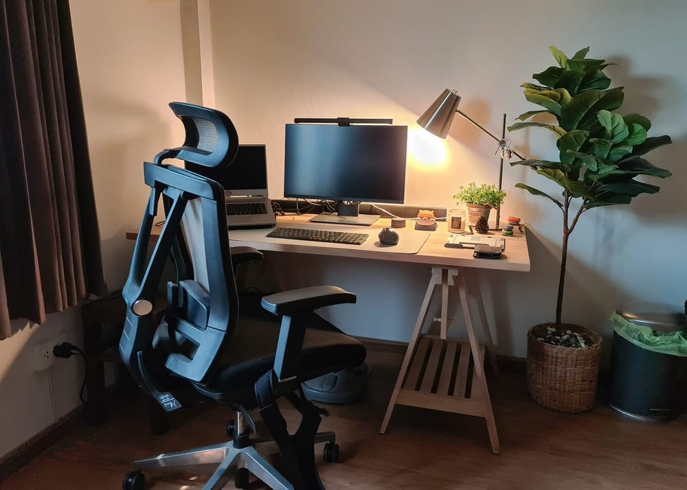 home office decorado e ergonômico