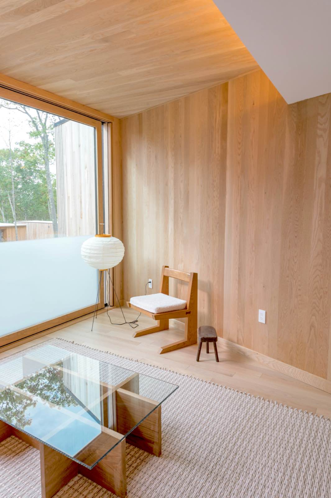 decoración estilo nórdico con paredes de madera