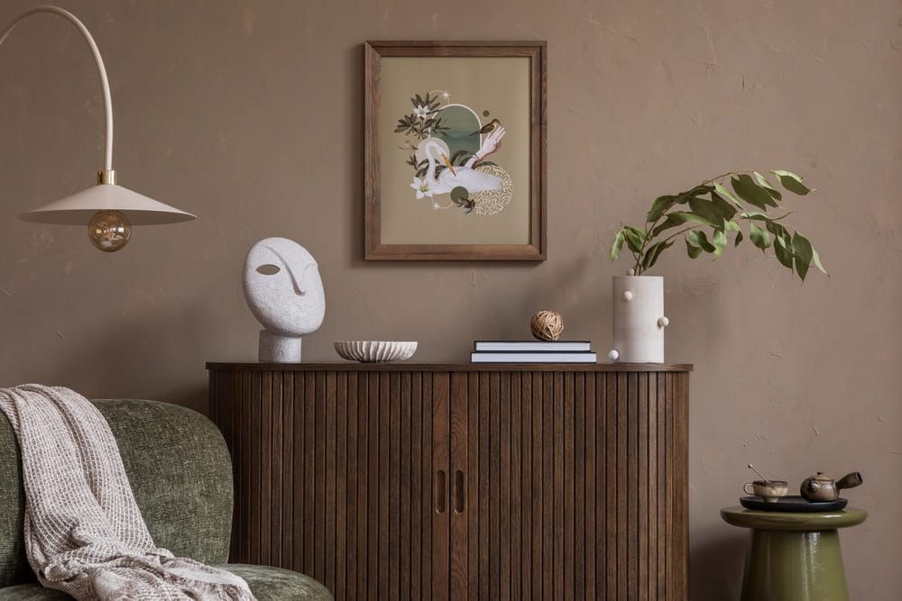 aparador de madeira decorado