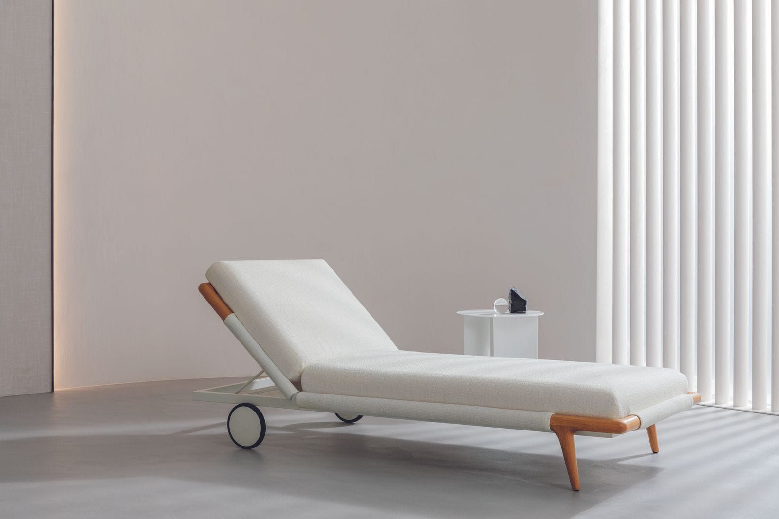 tumbona blanca moderna, ideas de muebles de jardín