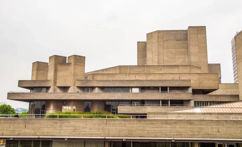 Il National Theatre: una nuova architettura brutalista a Londra