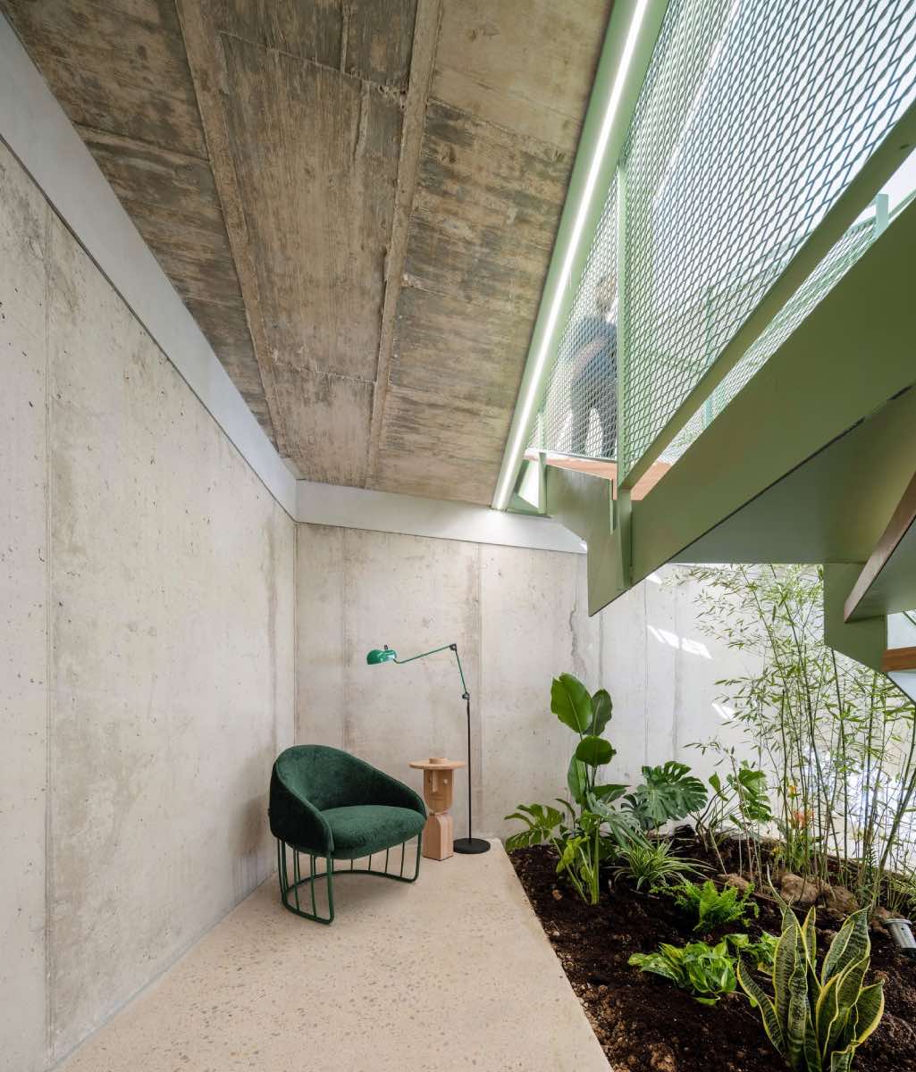 casa moderna bioclimática con plantas, arquitectura sustentable