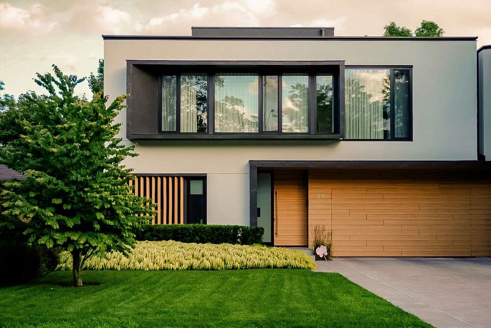 fachada de casa moderna com texturas diferentes