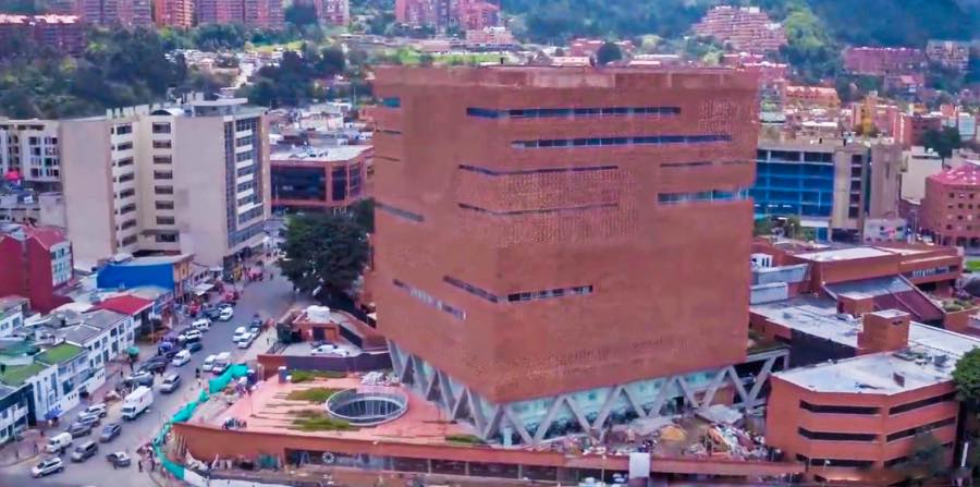 Edificios famosos de Colombia: Hospital Fundación Santa Fe de Bogotá, ampliación de Giancarlo Mazzanti