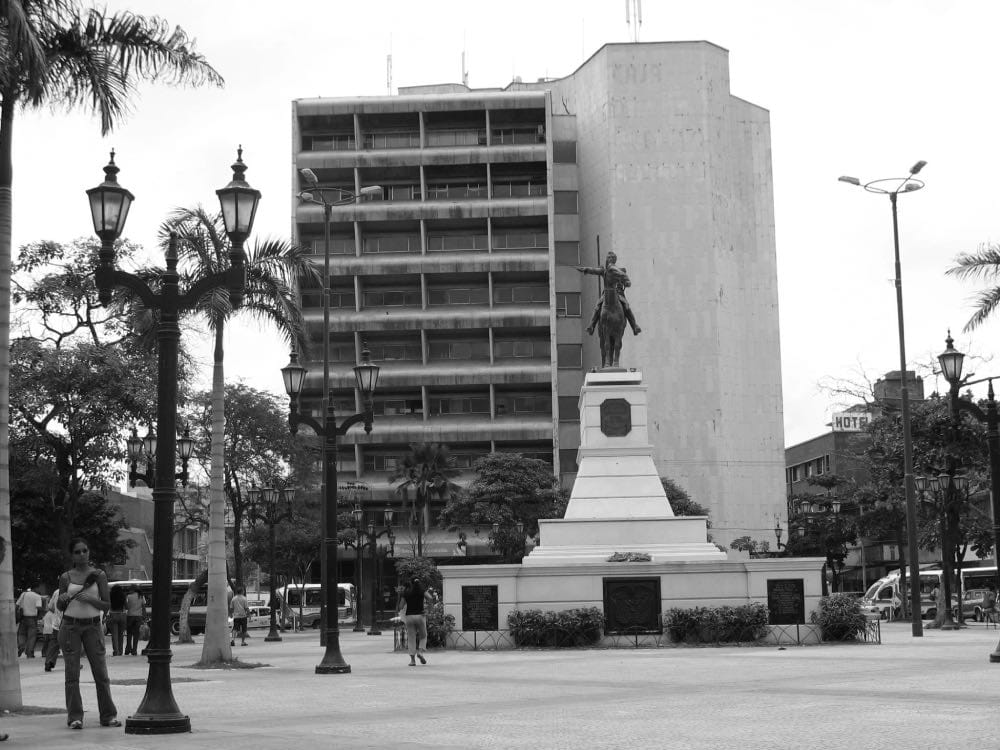 Edificios famosos de Colombia: Edificio Caja Agraria, Fernando Martínez Sanabria, en Barranquilla
