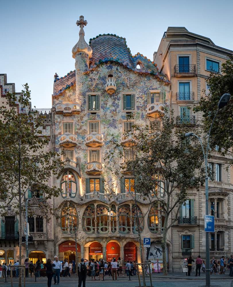 arquitectos famosos: casa batlló de antoni gaudí, barcelona