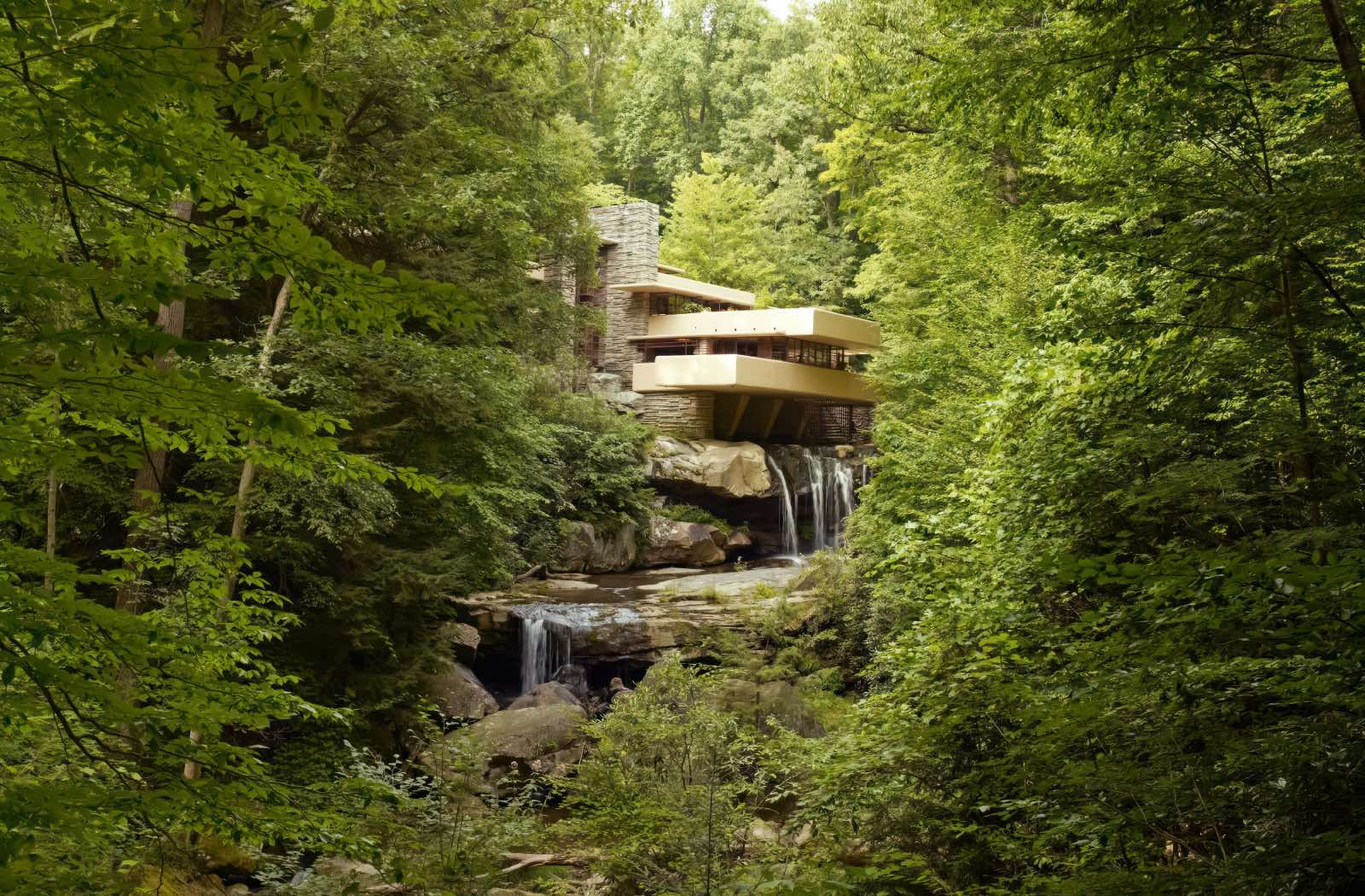 Les œuvres de Frank Lloyd Wright : Fallingwater, Pennsylvanie. 