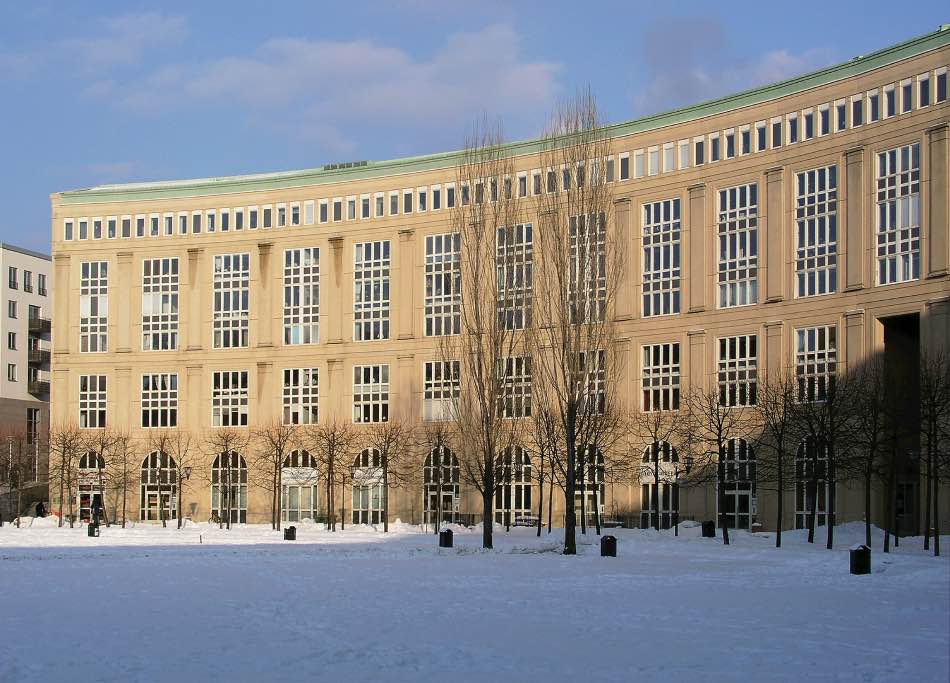 obras de Ricardo Bofill: Bofills Båge, Södermalm, Estocolmo. arquitectura posmoderna