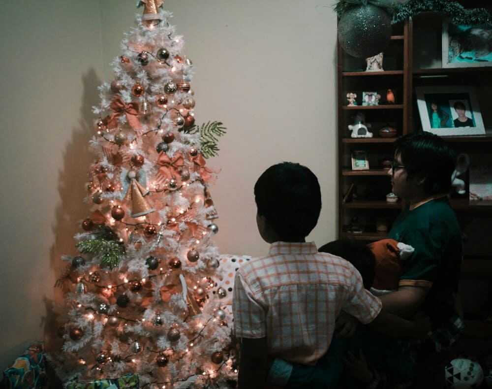 Decoração de árvore de Natal branca