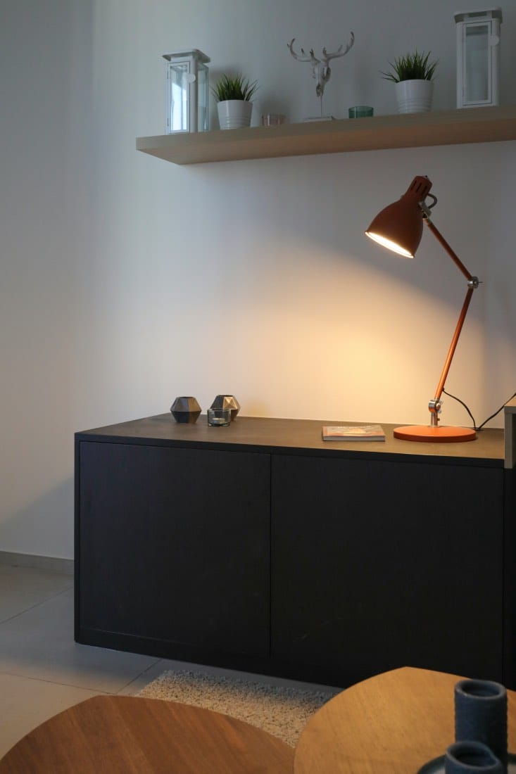 cómo dividir un piso pequeño. iluminacion, lámpara de sobremesa
