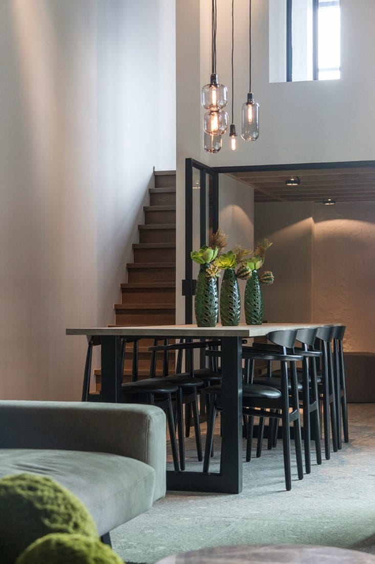 Cómo dividir un piso pequeño. lámparas de comedor 