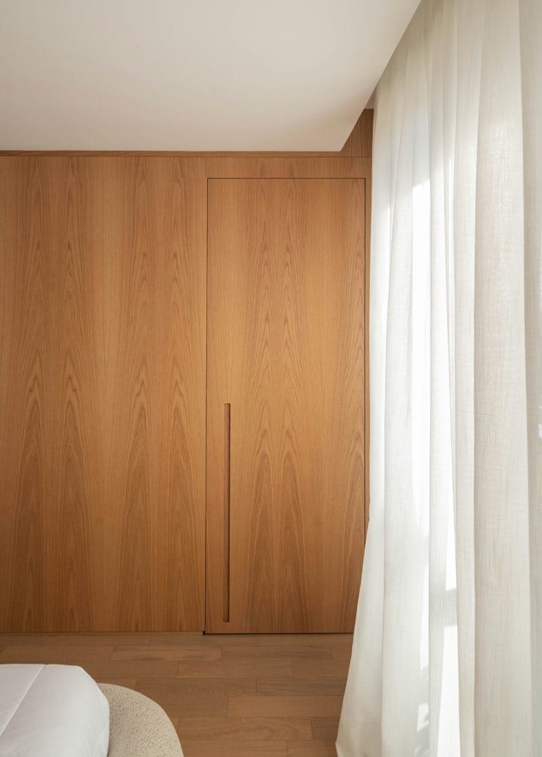 puerta de interior de madera moderna. cuánto miden las puertas de interior