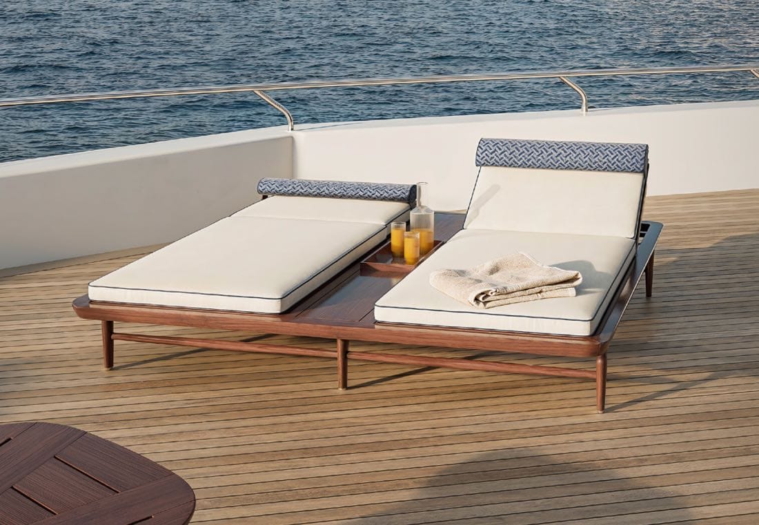  tumbonas modernas de madera, yate de lujo. nuevos muebles de diseño 