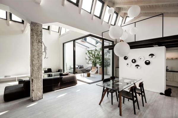 Loft in stile industriale con bellissimo soggiorno e sala da pranzo