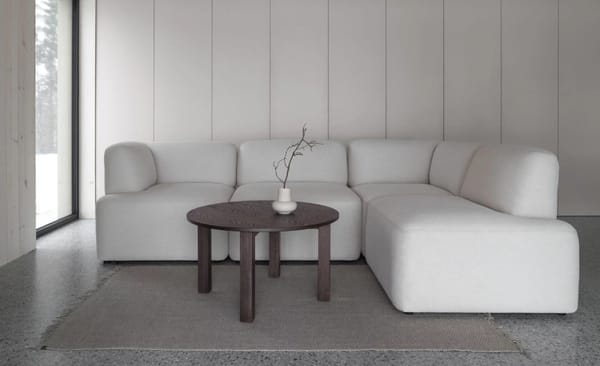 белый современный диван от российского бренда мебели