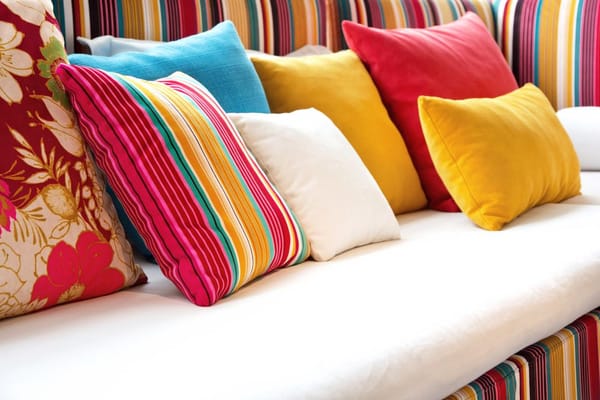 como escolher almofadas bonitas para o sofá da sala