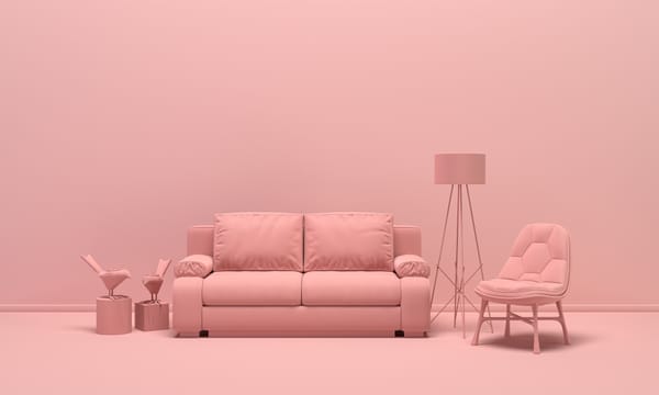 magasin comme ikea : intérieur d'une chambre monochrome unie avec des meubles et des accessoires rose pâle